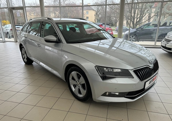 Skoda Superb cena 89900 przebieg: 112896, rok produkcji 2019 z Tykocin małe 667